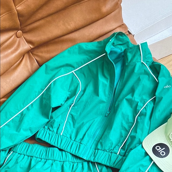 ALO Yoga Teal Jacket and Shorts Set - Picture 2 of 8